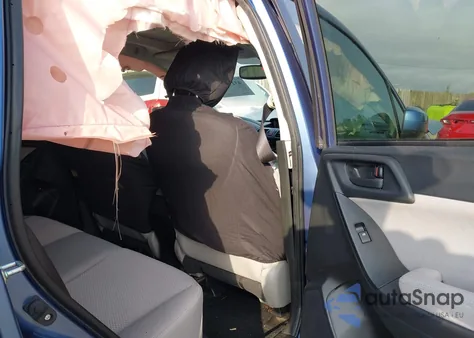 2015 Subaru Forester 2.5I Premium z USA, uszkodzony, nr VIN JF2SJADC1FH404713